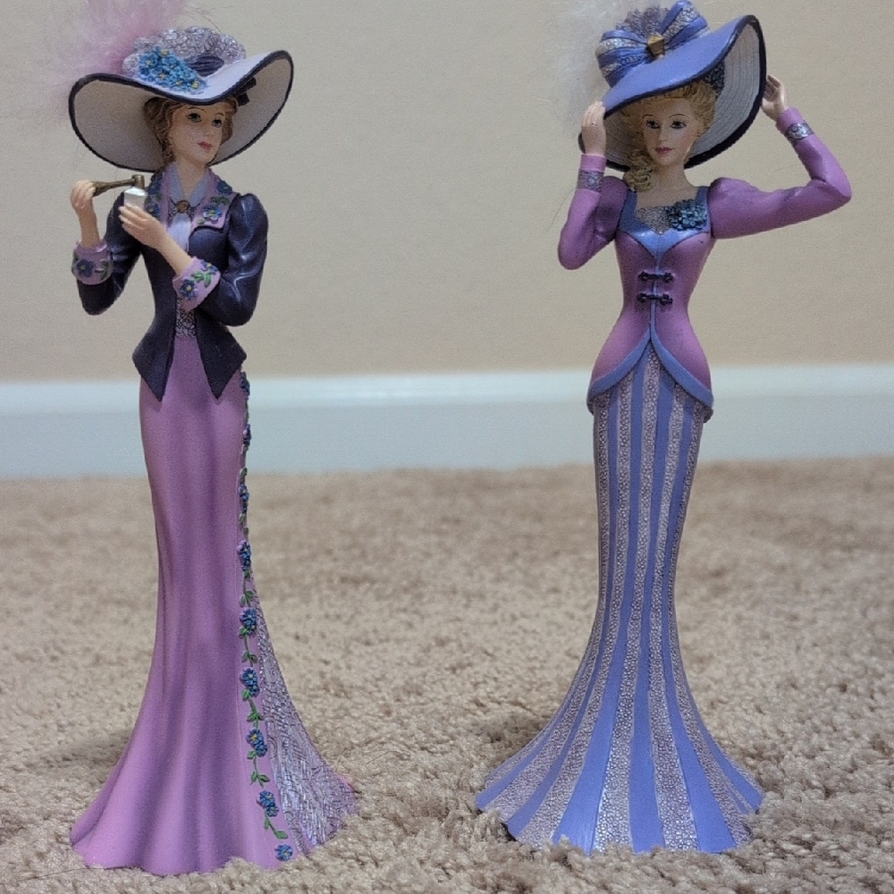 Thomas Kinkade Elegant Purple and Blue Figurines